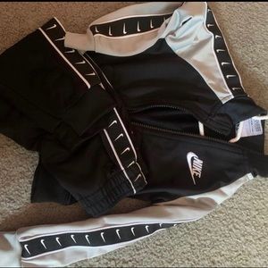 Nike outfit 2t